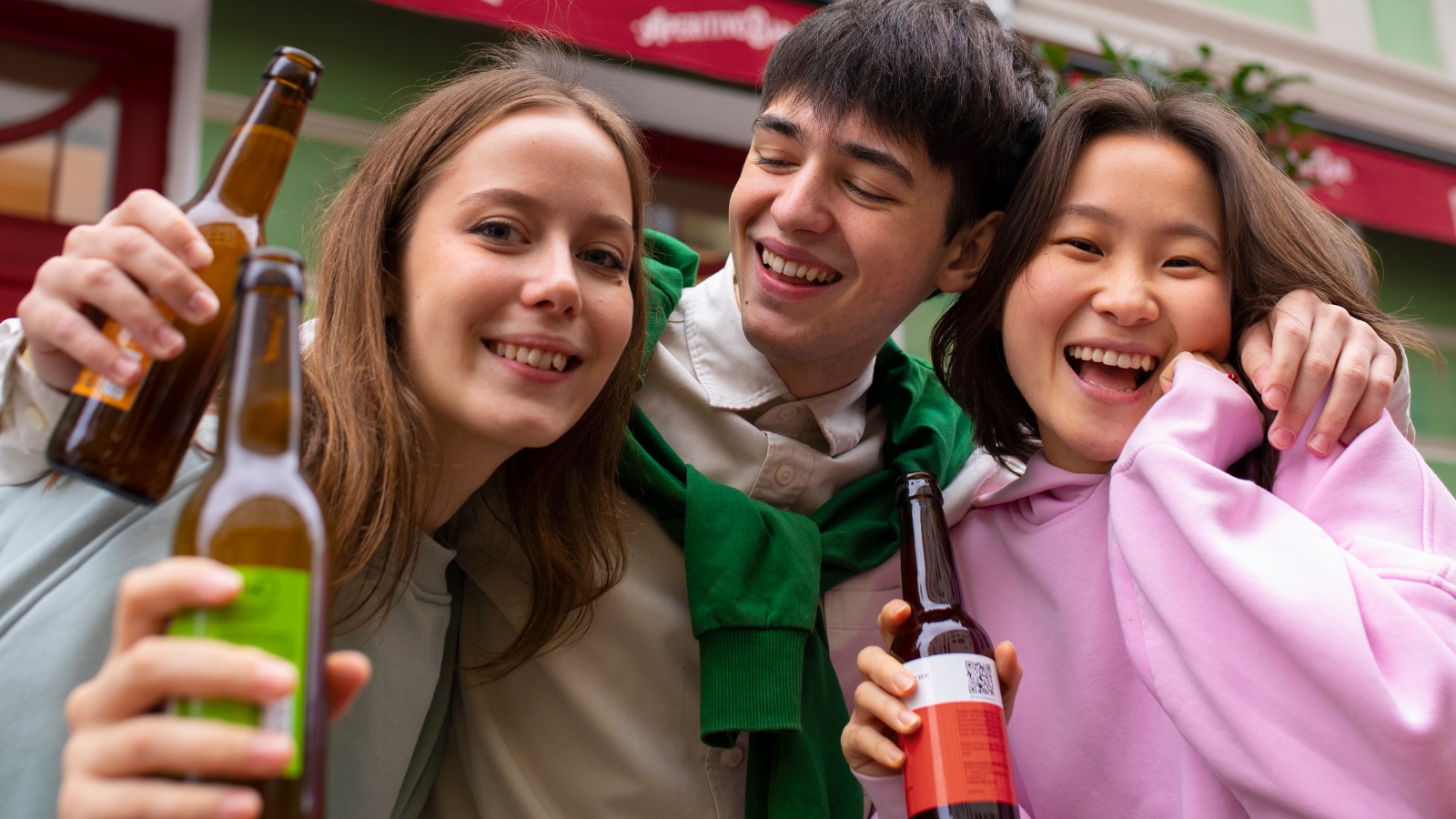 Teenagers outdoors, illustrating under age drinking risks discussed in Longwood FL teen counseling